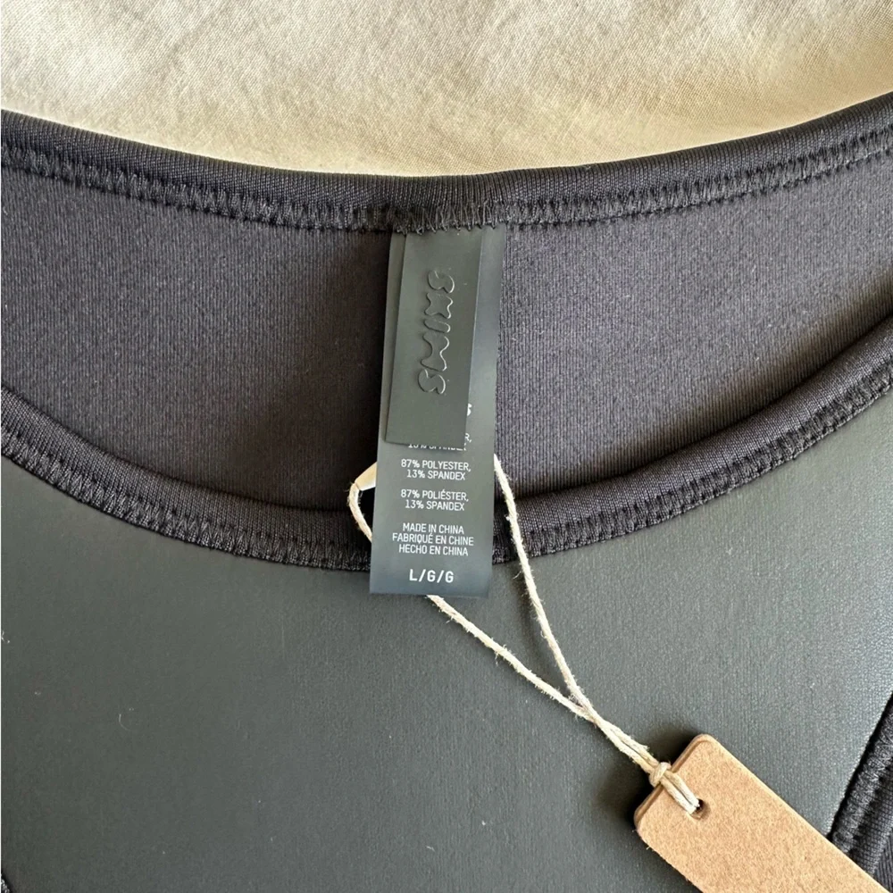 ❤️SKIMS Rubberized Swim Bottoms Size Large NWT-